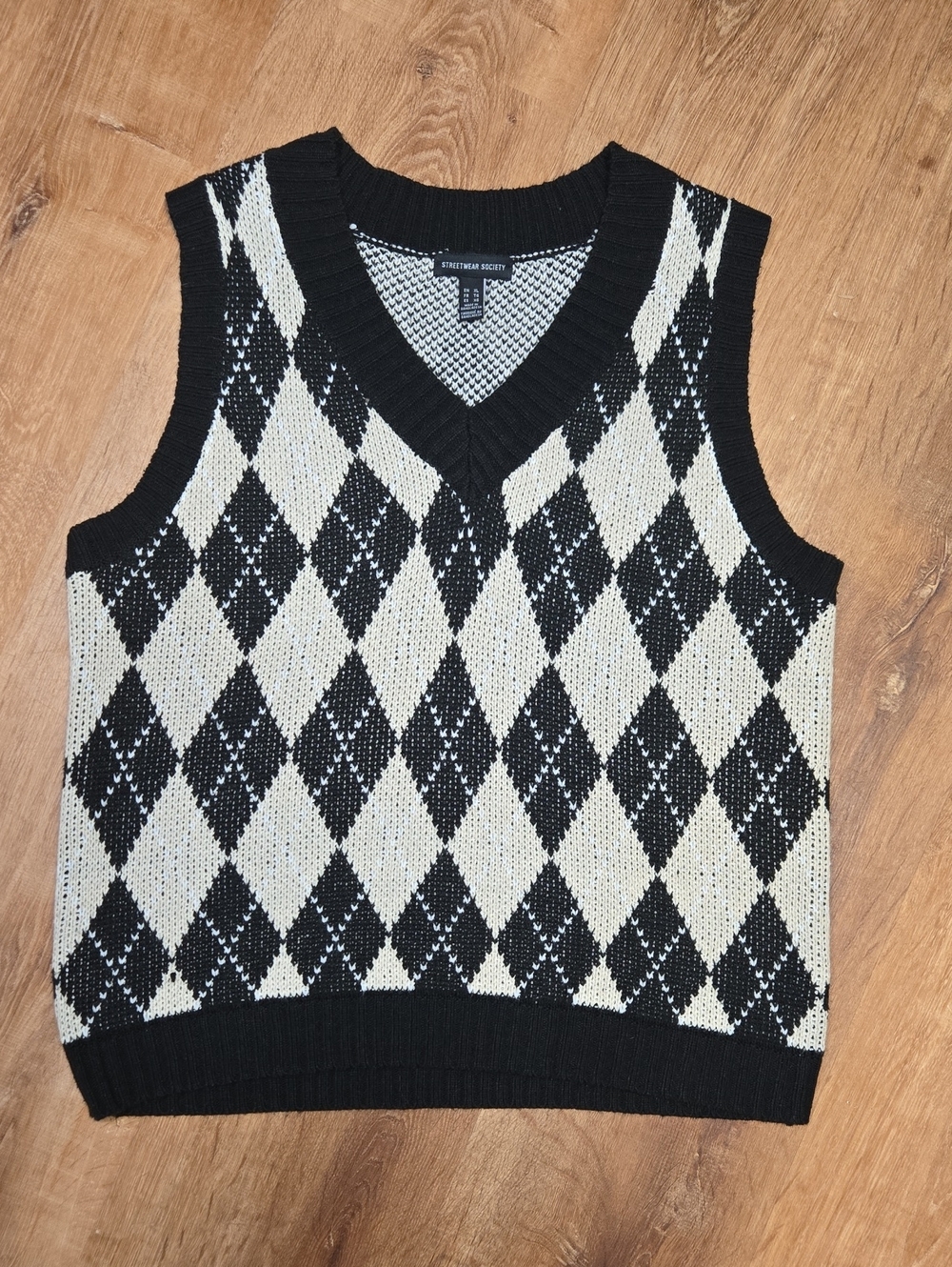 Streetwear Society Black & Cream Argyle V‑Neck Sweater Vest XL
